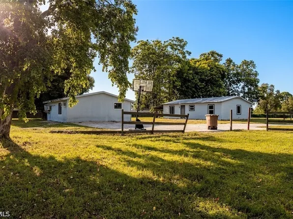 1659 Crescent Ave, Labelle, FL 33935