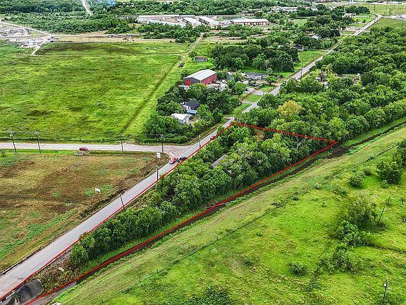 3rd image of 1011 County Road 129