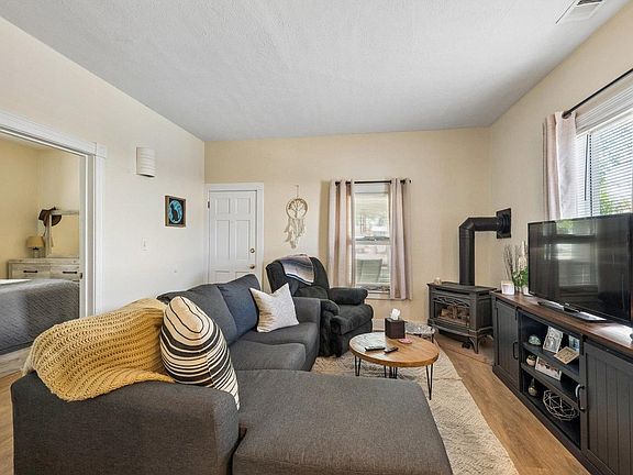 4th image of 575 Pierce St