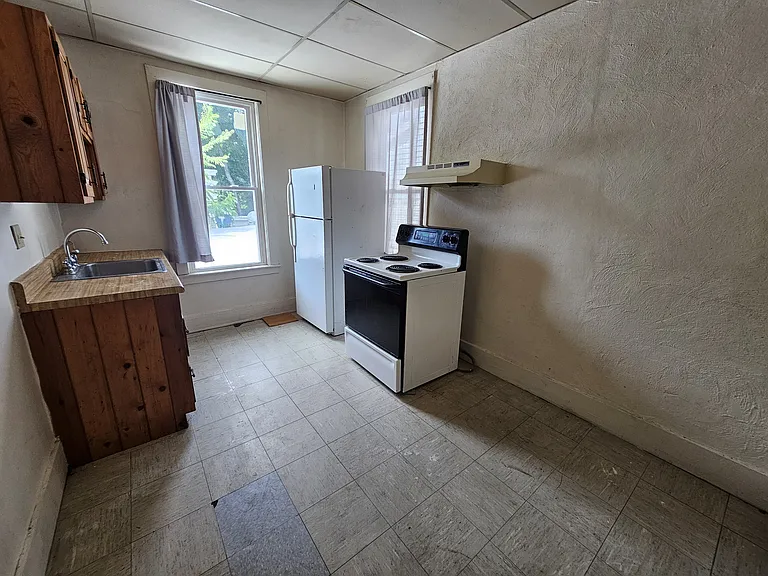 100 Main St #5 — Photo 10