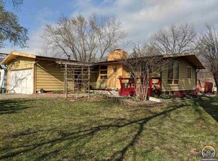 418 S Sylvan St, Emporia, KS 66801