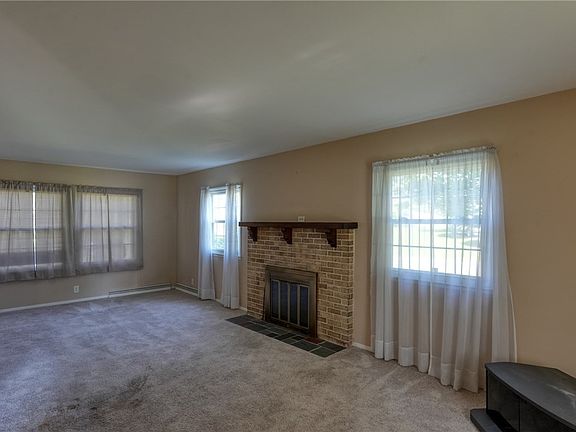 3rd image of 63075 Ridgewood Dr
