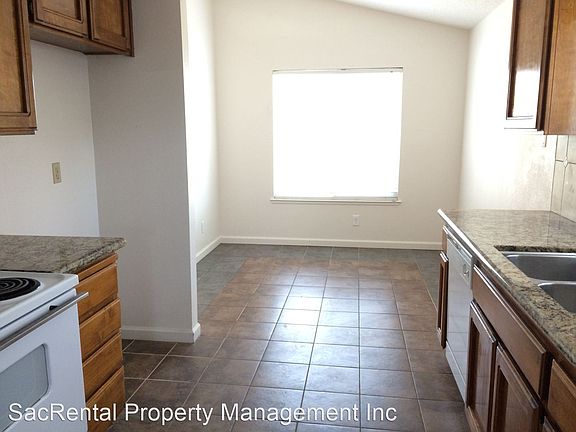 5th image of 43 Suntrail Cir