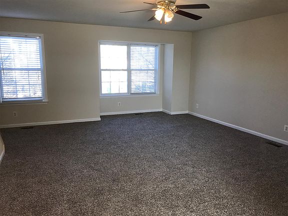 3rd image of 603 Clint Ln