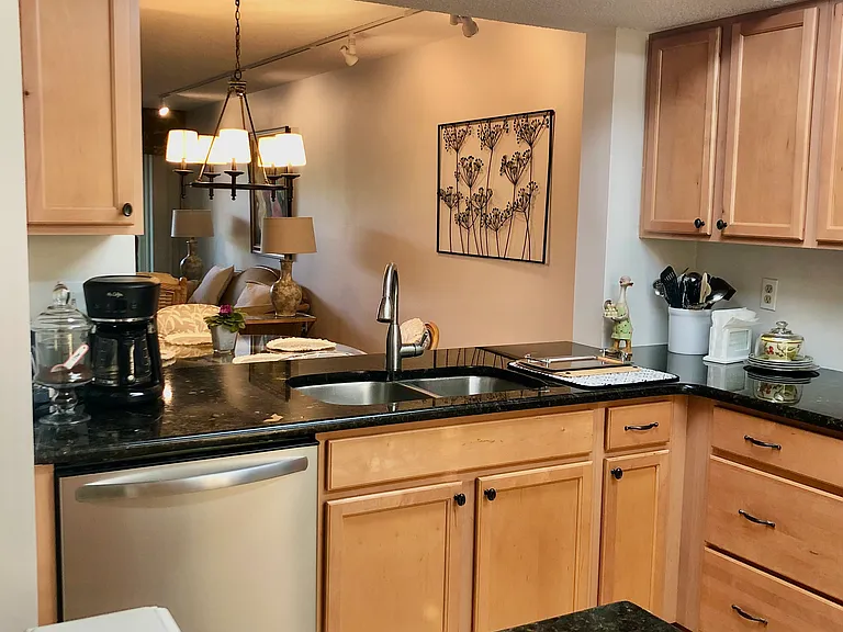4608 Weybridge St #4608 — Photo 8