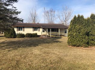 S2869 Maple Rd, Fountain City, WI 54629