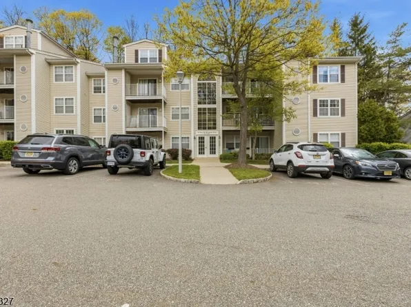 26 Brookside Ln BLDG 14-34 #26, Mount Arlington Boro, NJ 07856