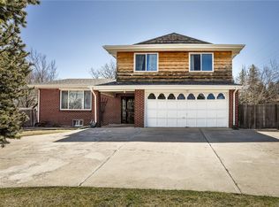 10560 W Glennon Dr, Lakewood, CO 80226