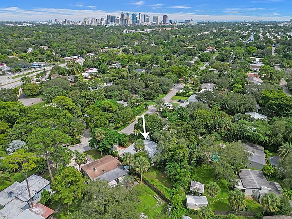 5th image of 1736 SW 13th Street