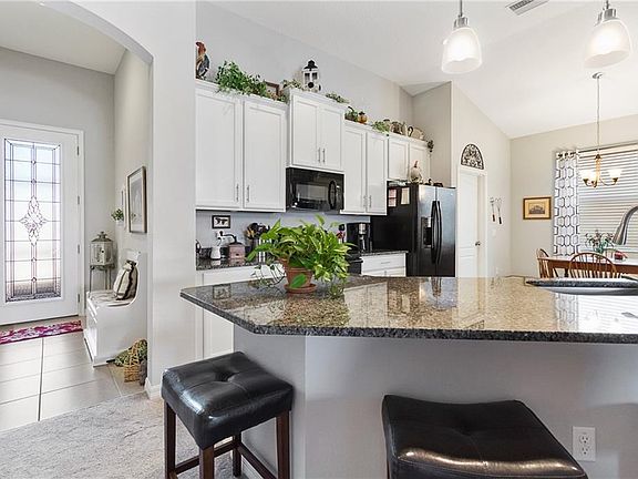 4th image of 2175 Ontario Way
