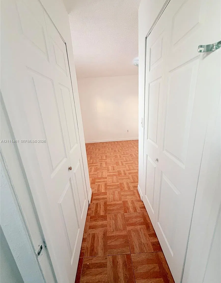 Madrid Terrace Condo — Photo 4