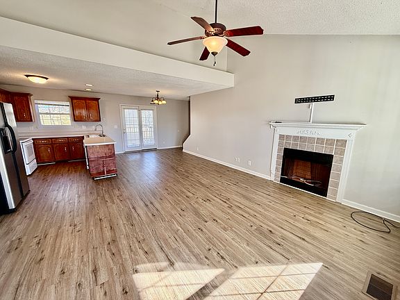 4th image of 4077 Challis Dr