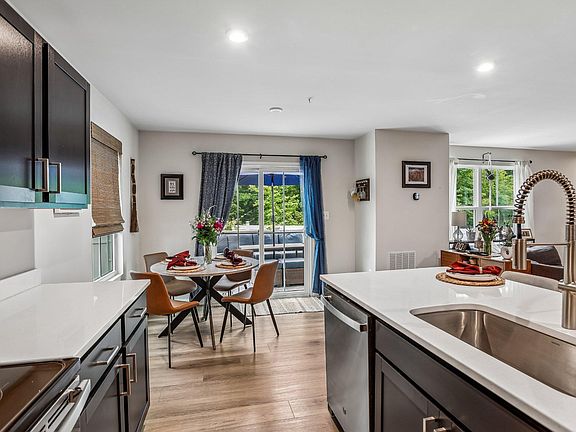4th image of 11 Teatree Ln