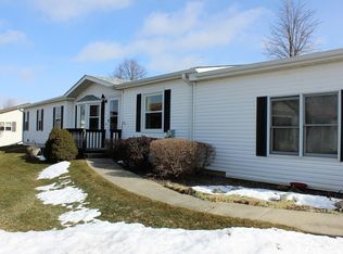6 Betsy Ct, Grayslake, IL 60030
