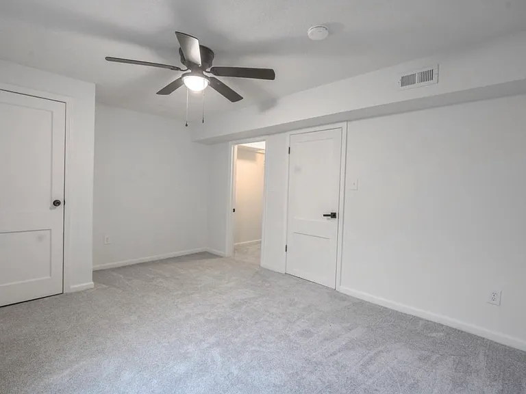 104 N Burr Oak Rd — Photo 31