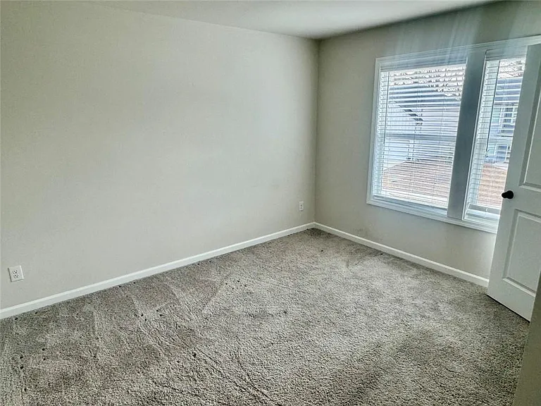 317 Fox Creek Dr — Photo 9