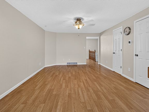 5th image of 1434 Hover St APT 2