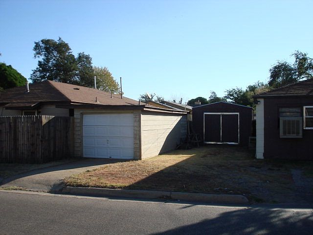 2nd image of 4119 33rd St