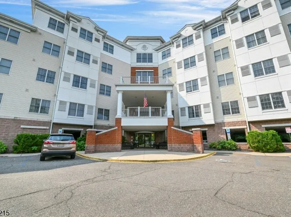 189 Forest Ave #213, Paramus Boro, NJ 07652