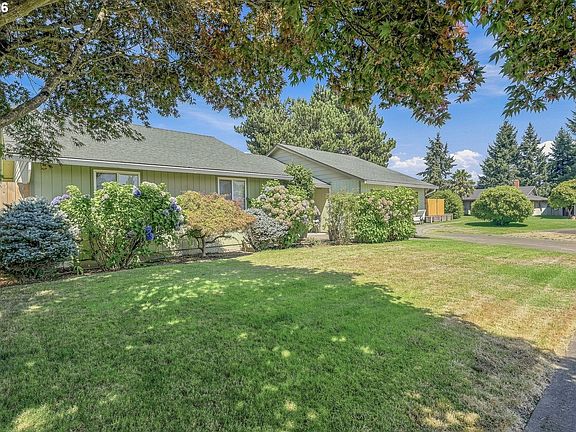 5th image of 1655 Alexandra Ave