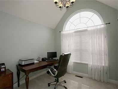 3rd image of 585 Clifden Ct