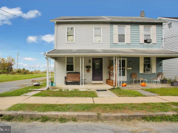 307 Furnace St, Topton, PA 19562