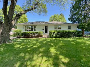 1722 Sachtjen St, Madison, WI 53704