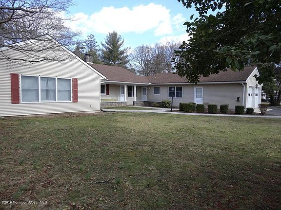 3rd image of 65 Queen Ann Dr