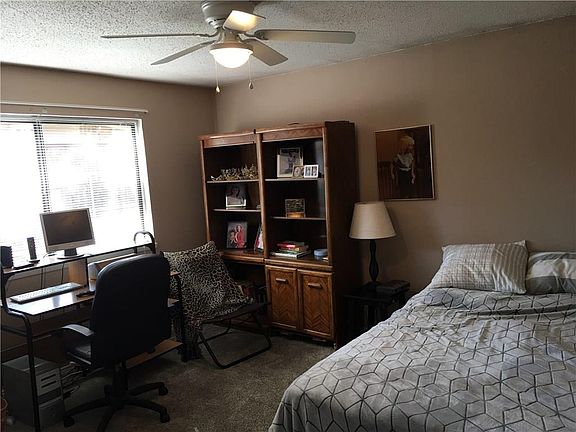 3rd image of 2112 Loma Verde Dr