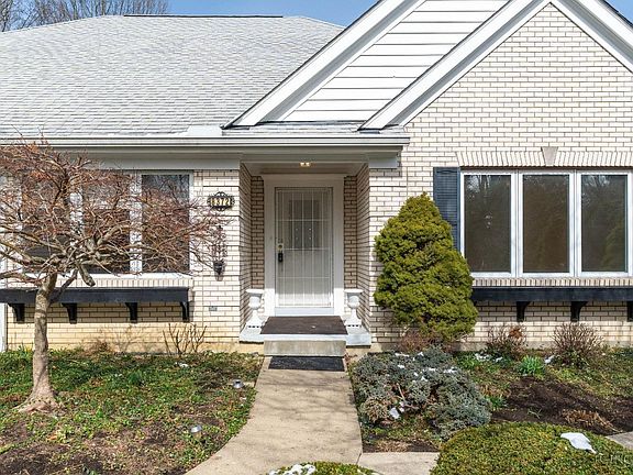 4th image of 8372 Benton Ridge Ln