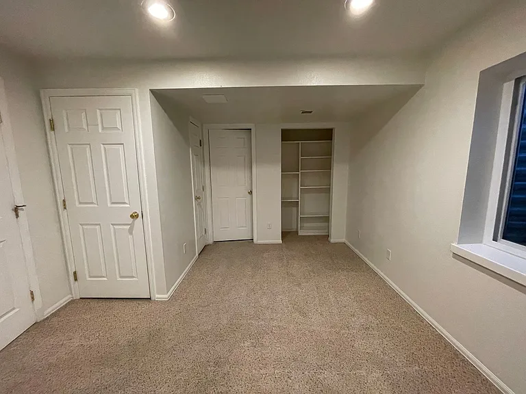 1031 Mercury Dr — Photo 15