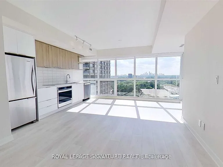 6 Sonic Way #N1402 — Photo 1
