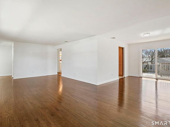 5th image of 195 Post Oak Road