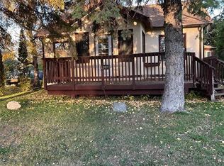 107 4th Ave, Gimli, MB R0C1B1