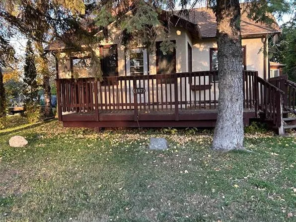 107 4th Ave, Gimli, MB R0C 1B1