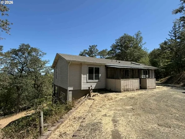 338 Topaz Ln, Roseburg, OR 97471