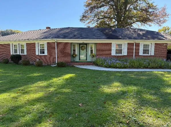 206 Altizer St, Richlands, VA 24641