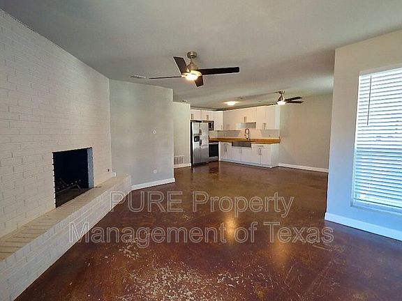 3rd image of 2401 La Casa Dr #A
