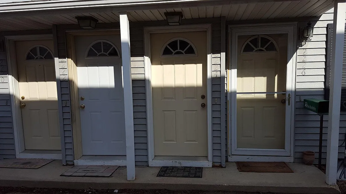 Front door (unit 2222 is 2nd door from left, then up stairs) - 2222 2nd St SW