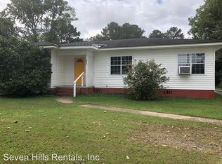 1027 W Main St #B, Centre, AL 35960