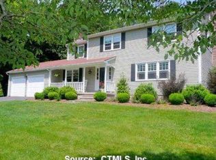 11 E Gate Rd, Guilford, CT 06437
