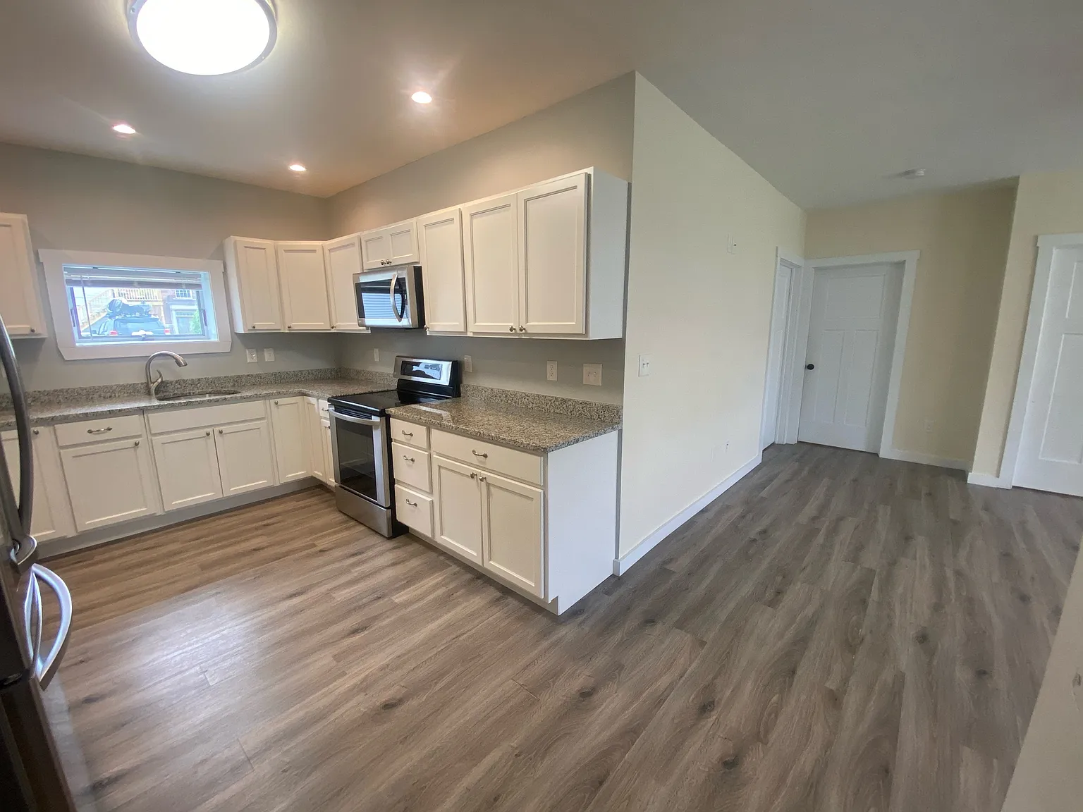 South Main 451 B — Photo 4