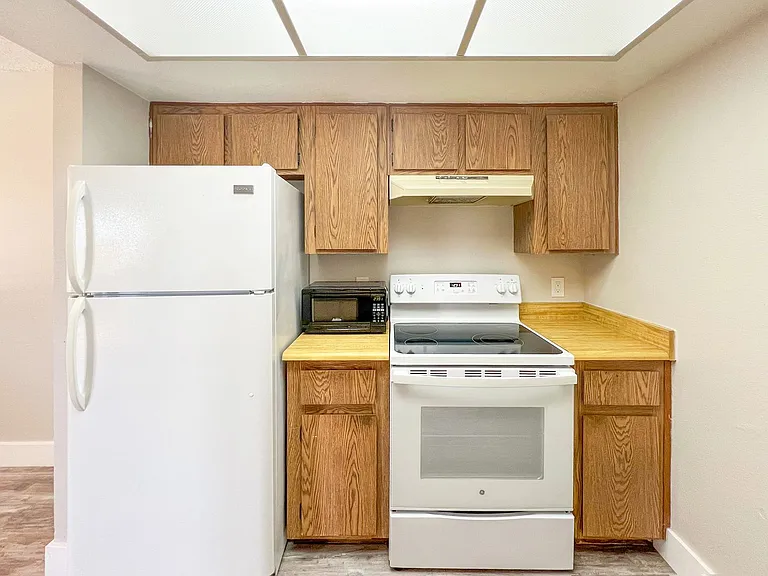 616 S Hardy Dr #210 — Photo 6