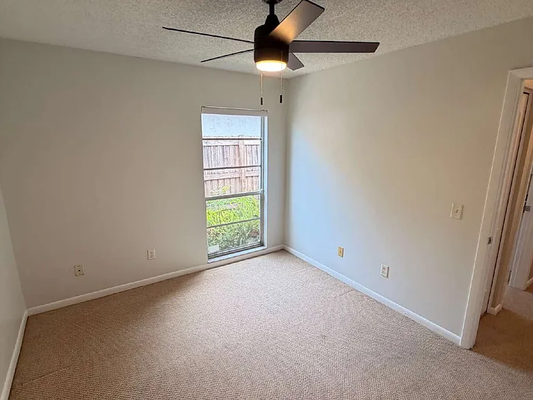 14001 Dominion Ct — Photo 27