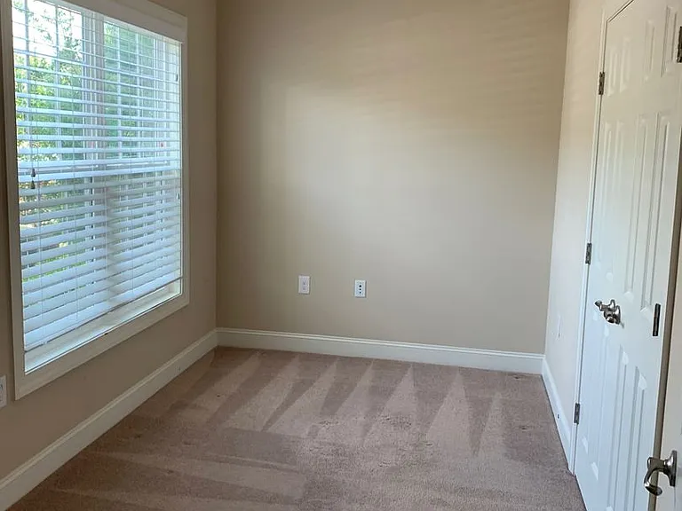 330 Gallery Dr #201 — Photo 15