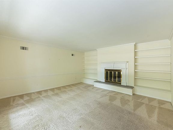 4th image of 1601 Bennett Ave