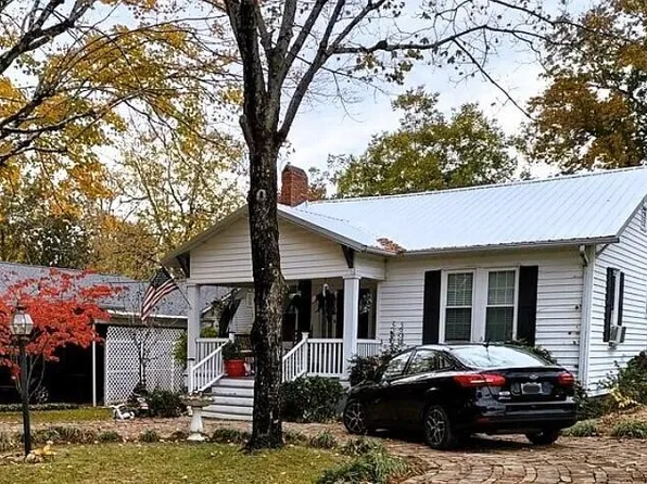 1304 Pennsylvania Ave, Etowah, TN 37331