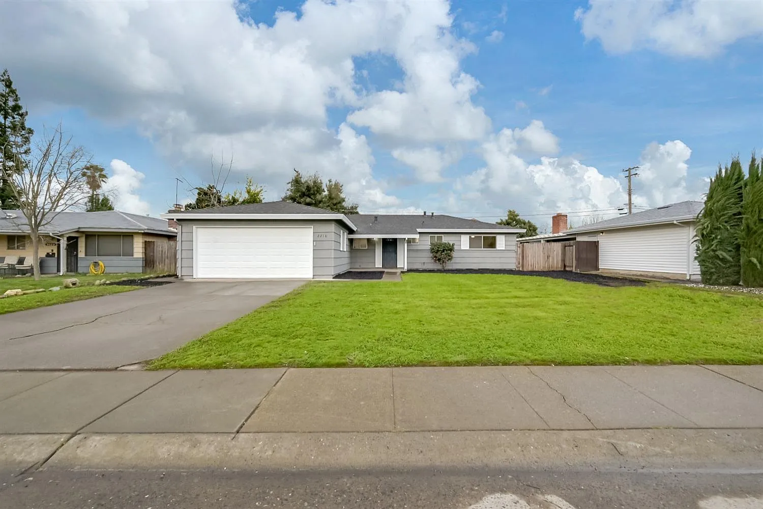 2216 River Edge Way photo 1