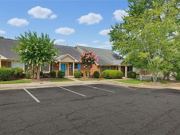 2nd image of 209 N Rotary Dr