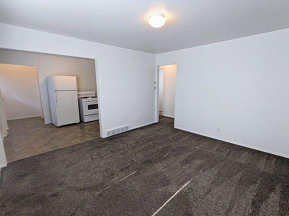 5th image of 107 W Lester Ave #107